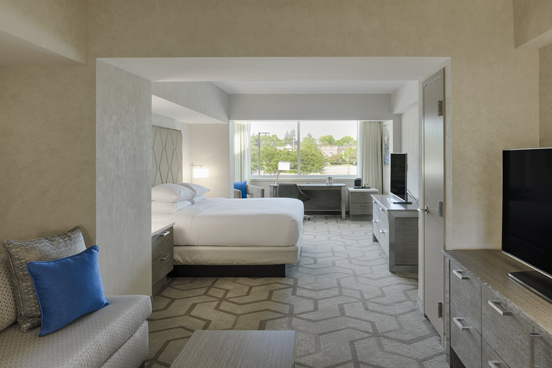The Kingsley Bloomfield Hills - a DoubleTree by Hilton Room Type - MADELINE SUITE