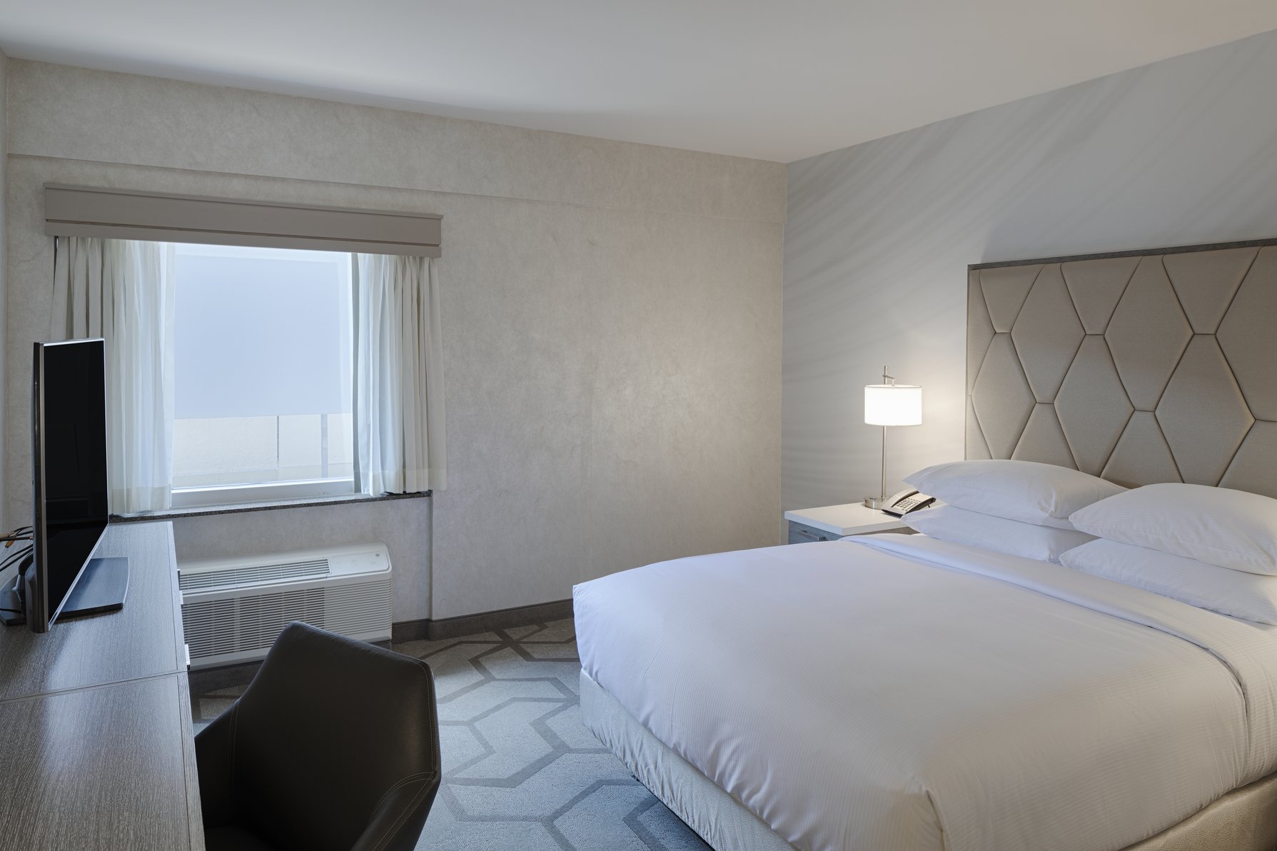 The Kingsley Bloomfield Hills - a DoubleTree by Hilton Room Type - 1 QUEEN MOB HEAR ACC RIS