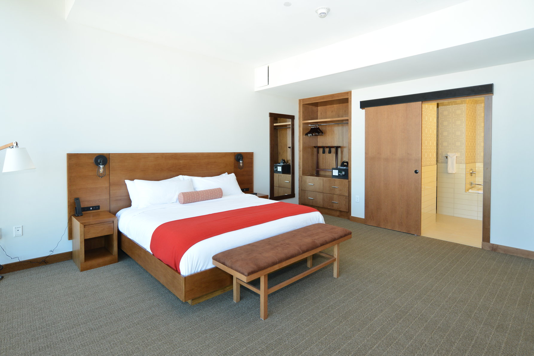 The Lismore Hotel Eau Claire - a DoubleTree by Hilton Hotel Room Type - 1 KG JR SUITE HEARING ACC