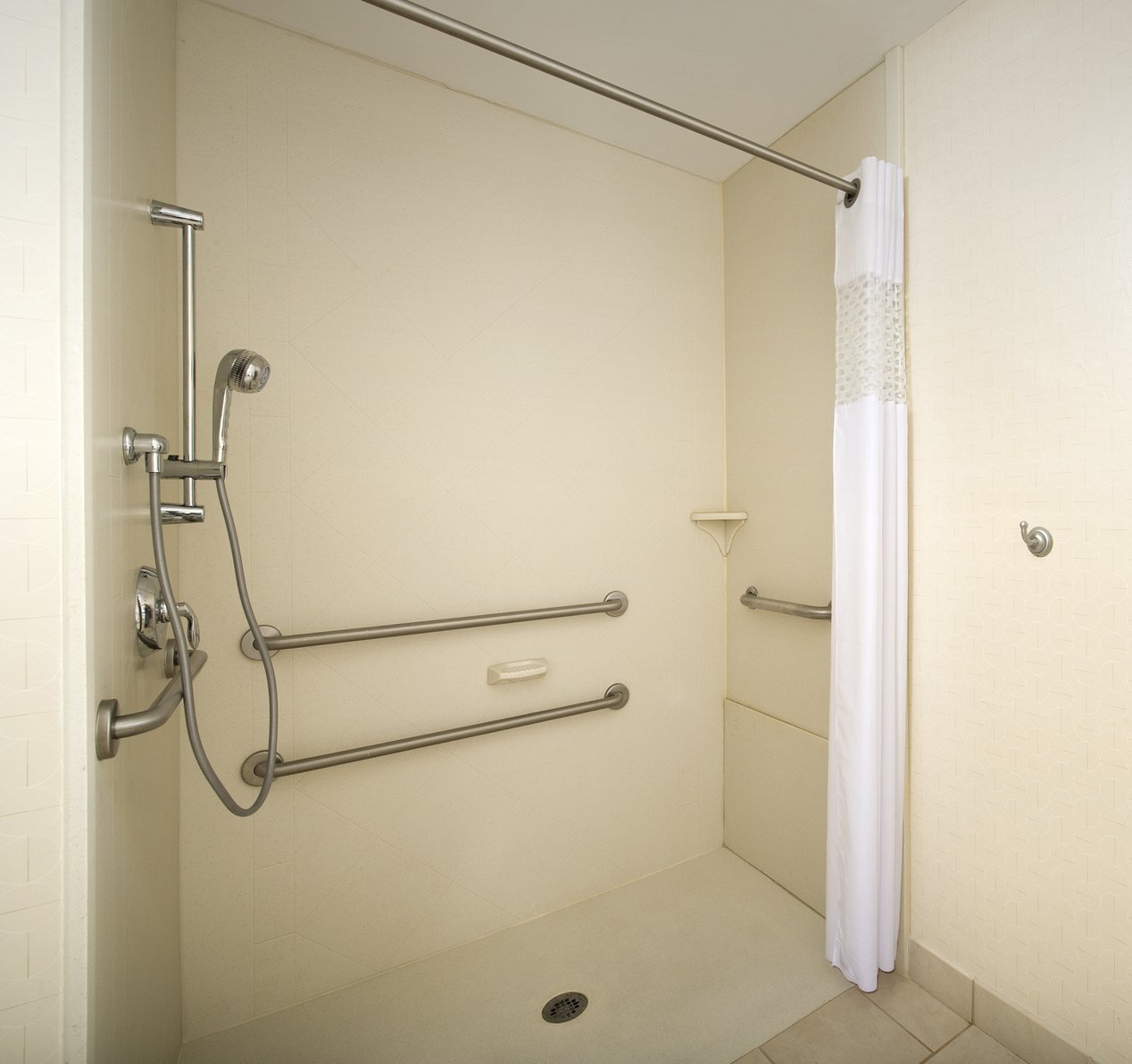 Hampton Inn & Suites by Hilton El Paso/East Room Type - 2QN MOB HEA ACC RIS STU NS
