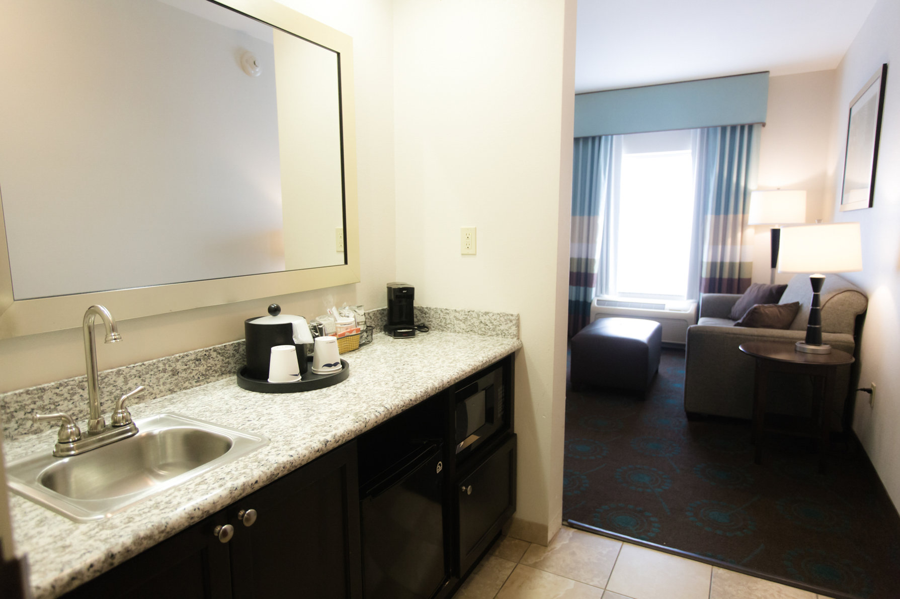 Hampton Inn & Suites by Hilton Middlebury Room Type - 2 QN STUDIO STE NONSMOKING