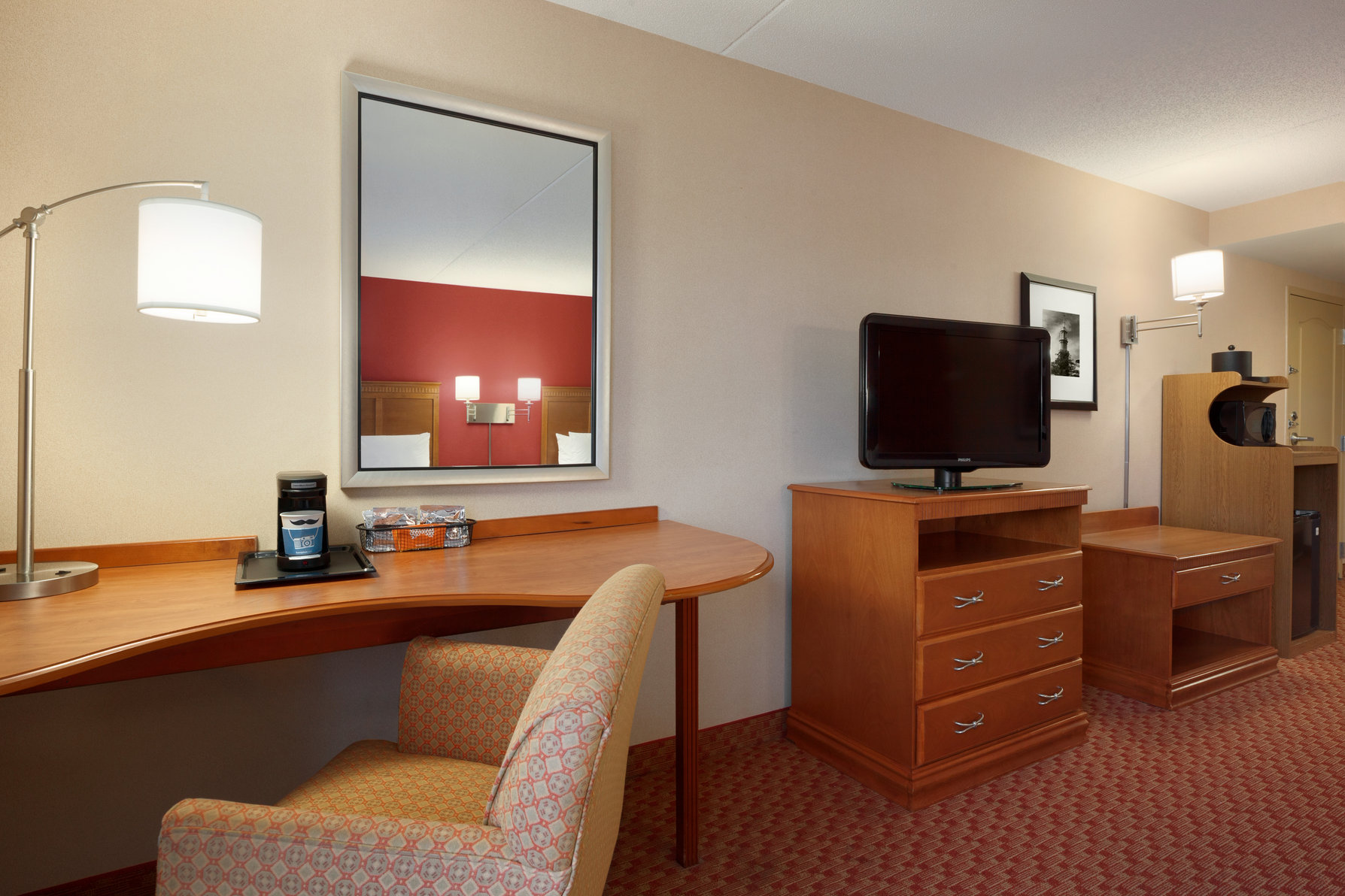 Hampton Inn & Suites Hartford/East Hartford, CT Room Type - 2 QNS ACCESSIBLE W TUB NS