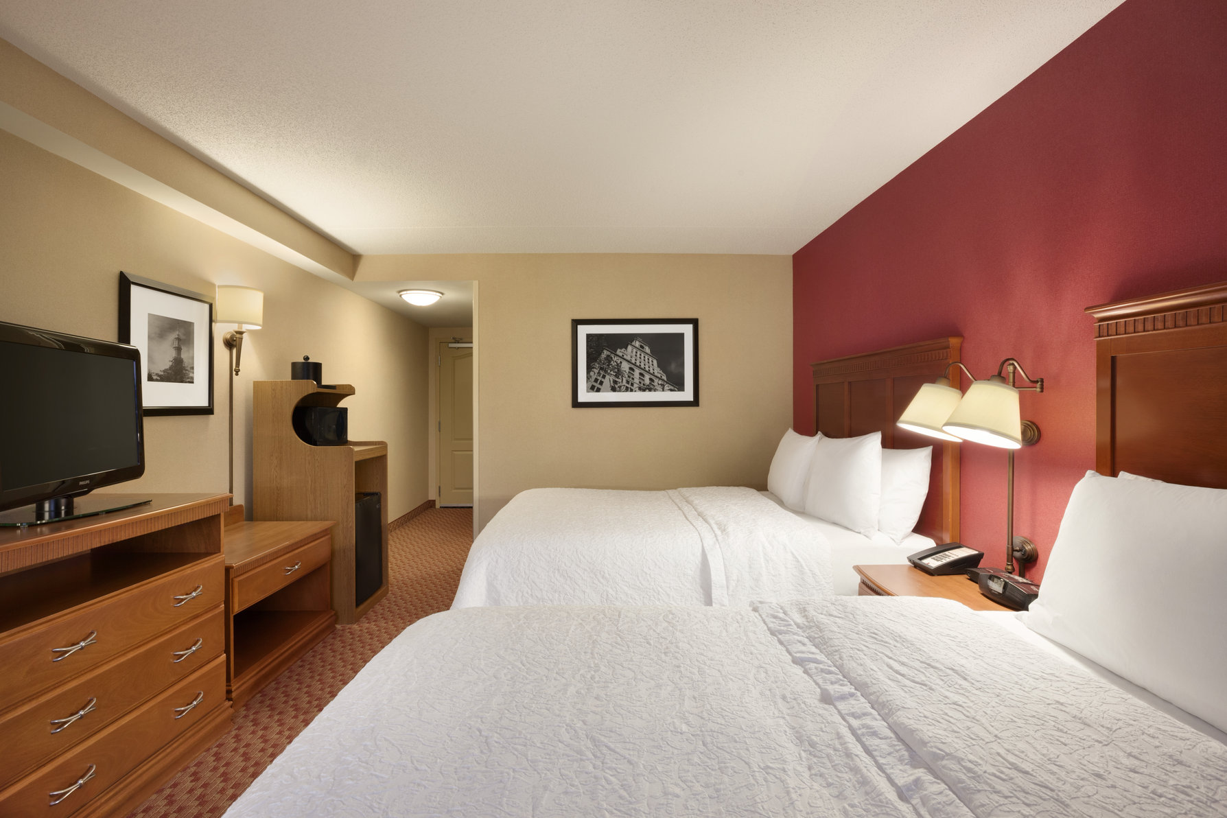 Hampton Inn & Suites Hartford/East Hartford, CT Room Type - 2 QNS HEARING ACC NOSMOK