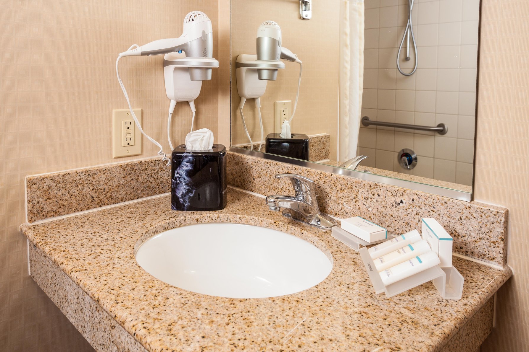 Hilton Garden Inn El Paso / University Room Type - 2QN MOB HEARING ACC W TUB