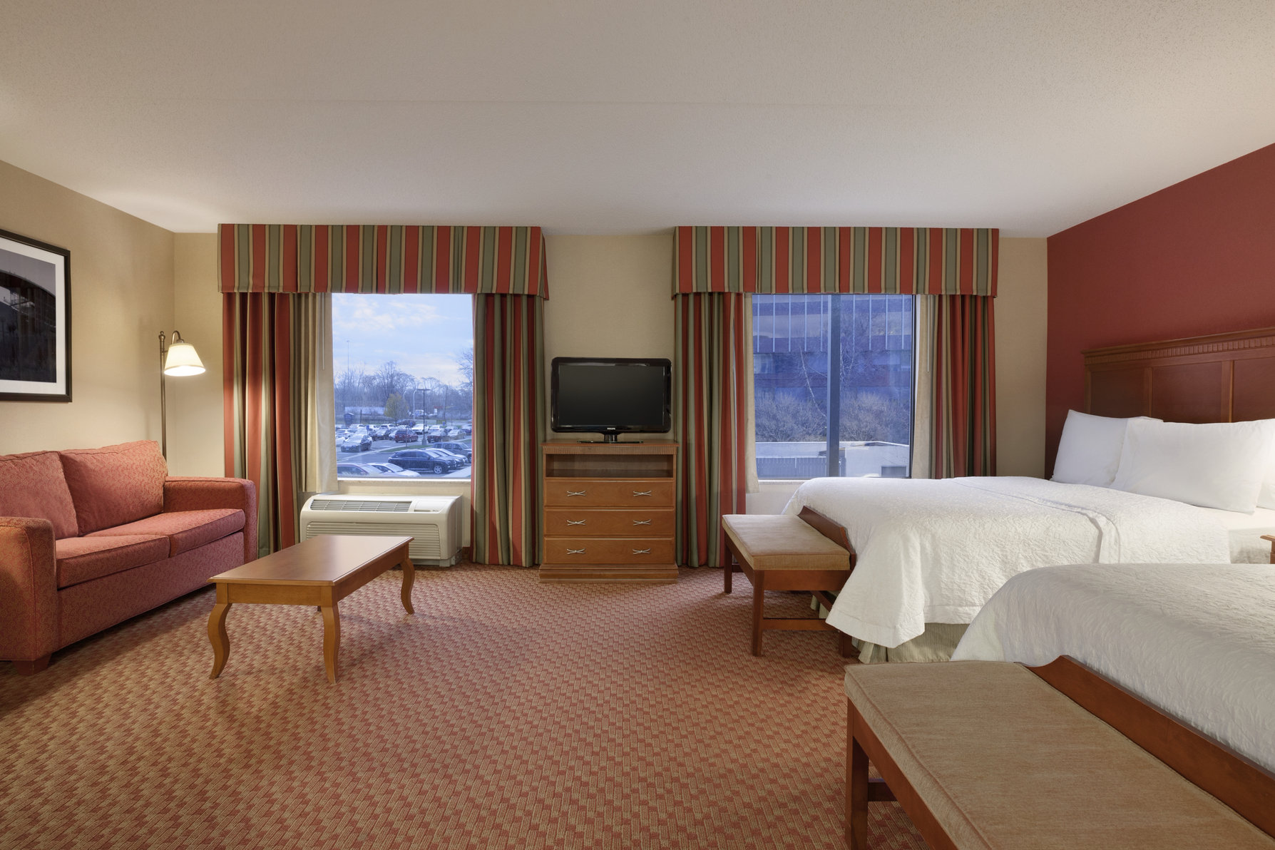 Hampton Inn & Suites Hartford/East Hartford, CT Room Type - 2 QUEENS STUDIO STE NOSMOK