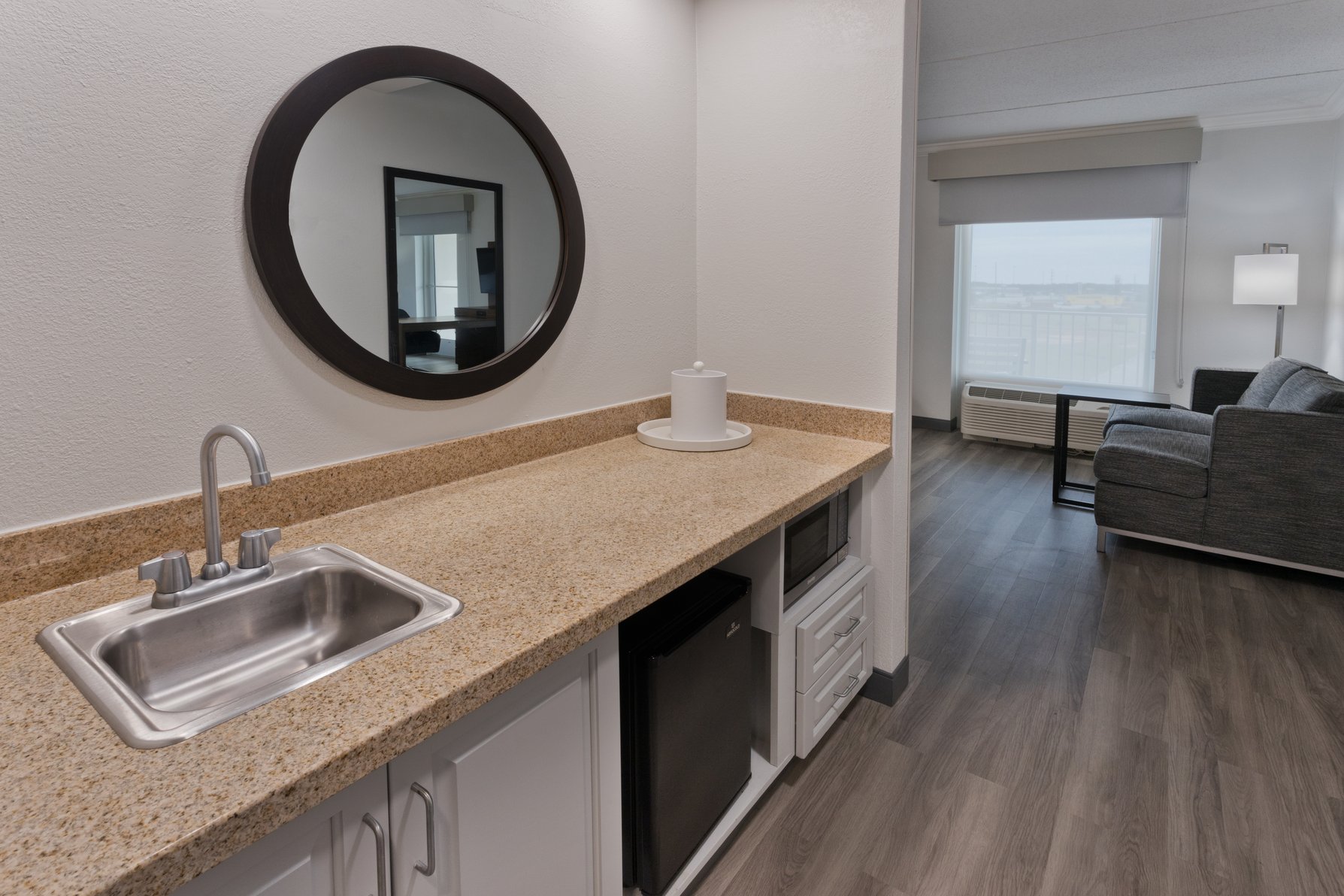 Hampton Inn & Suites by Hilton Lanett-West Point Room Type - 1KNG STUDIO FIREPLC NOSMOK