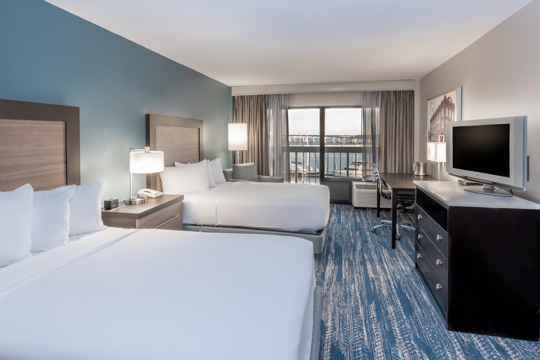 DoubleTree by Hilton Hotel New Bern Riverfront Room Type - 2DBLS BALCONY RIVRVW NOSMK