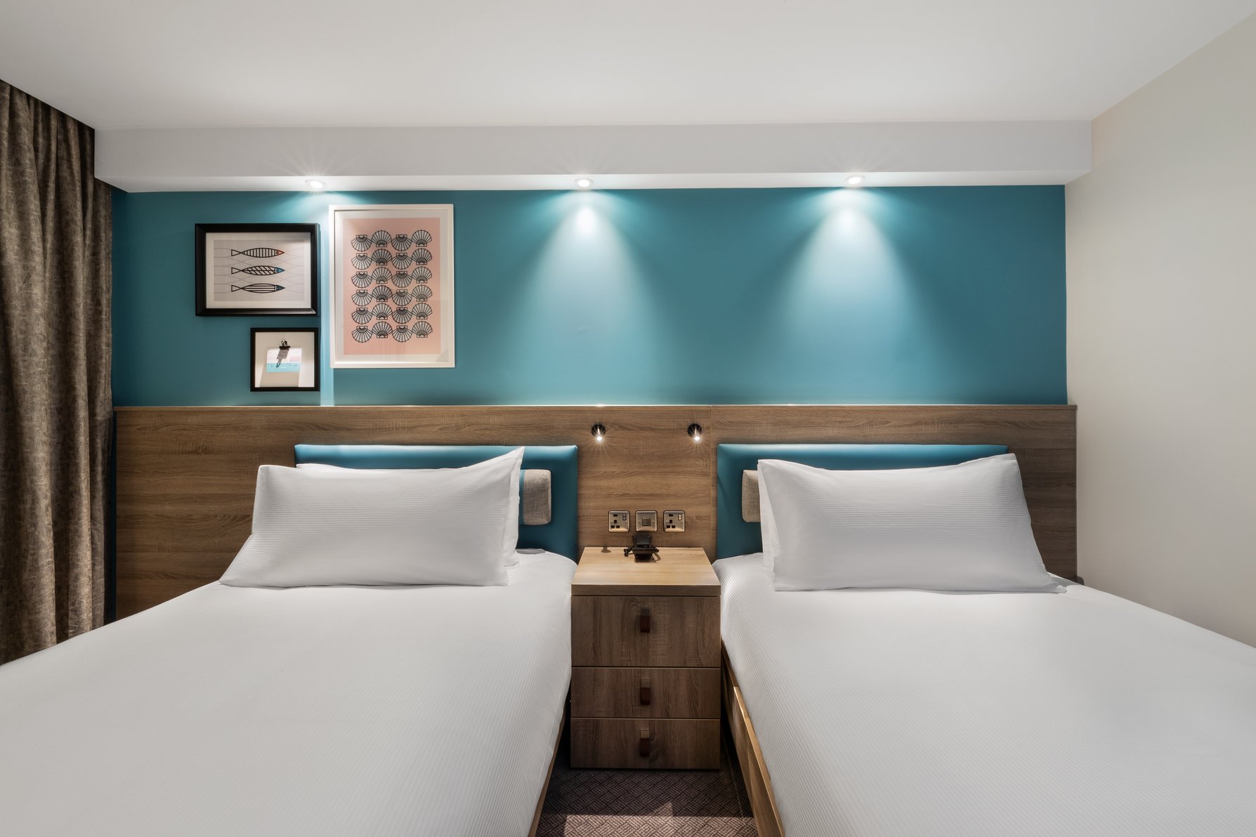 Hampton by Hilton Torquay Room Type - TWIN ROOM WITH VIEW