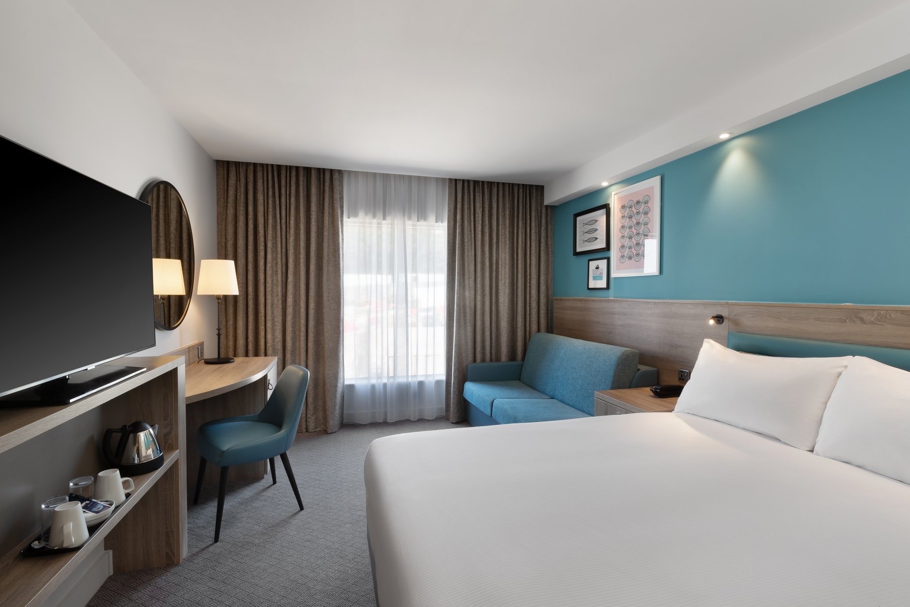 Hampton by Hilton Torquay Room Type - QUEEN ROOM WITH SOFA BED