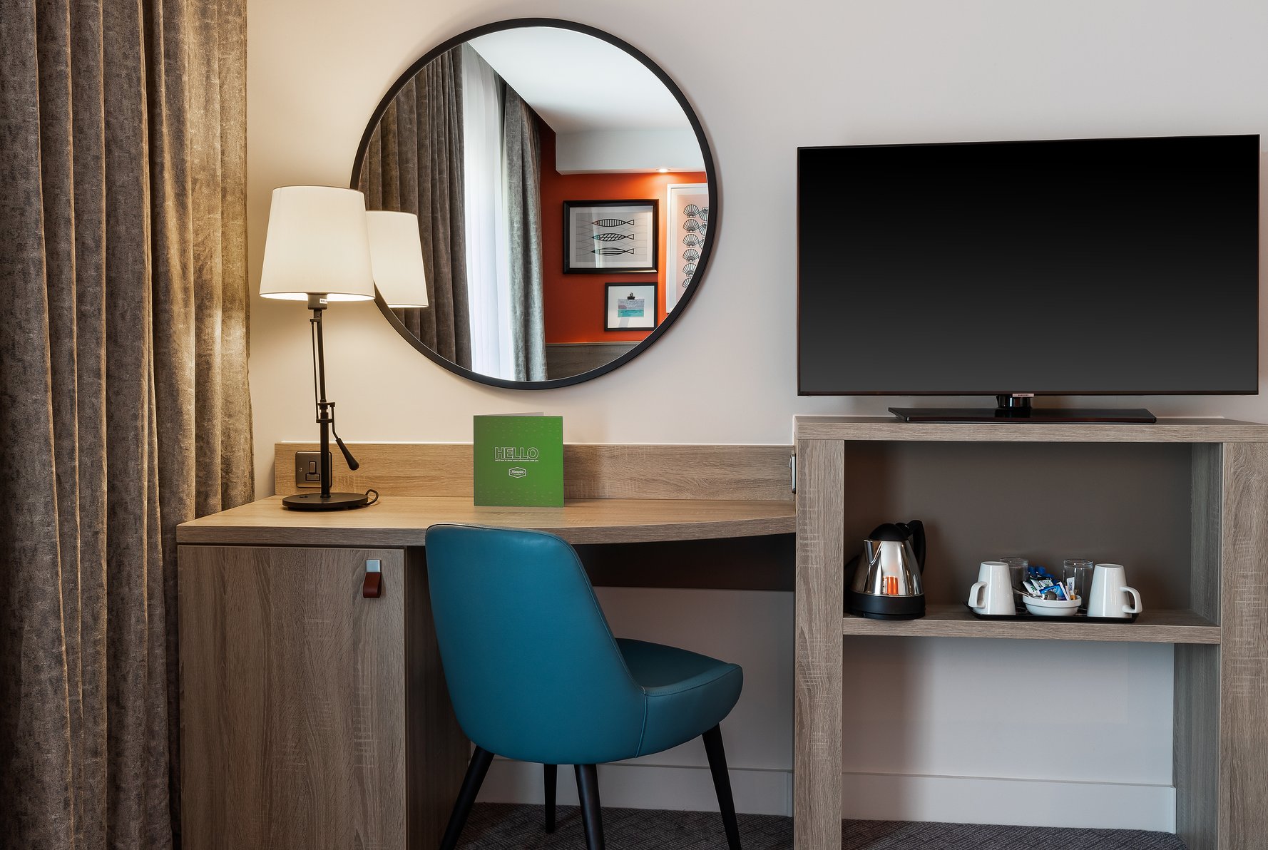 Hampton by Hilton Torquay Room Type - KING ROOM WITH VIEW