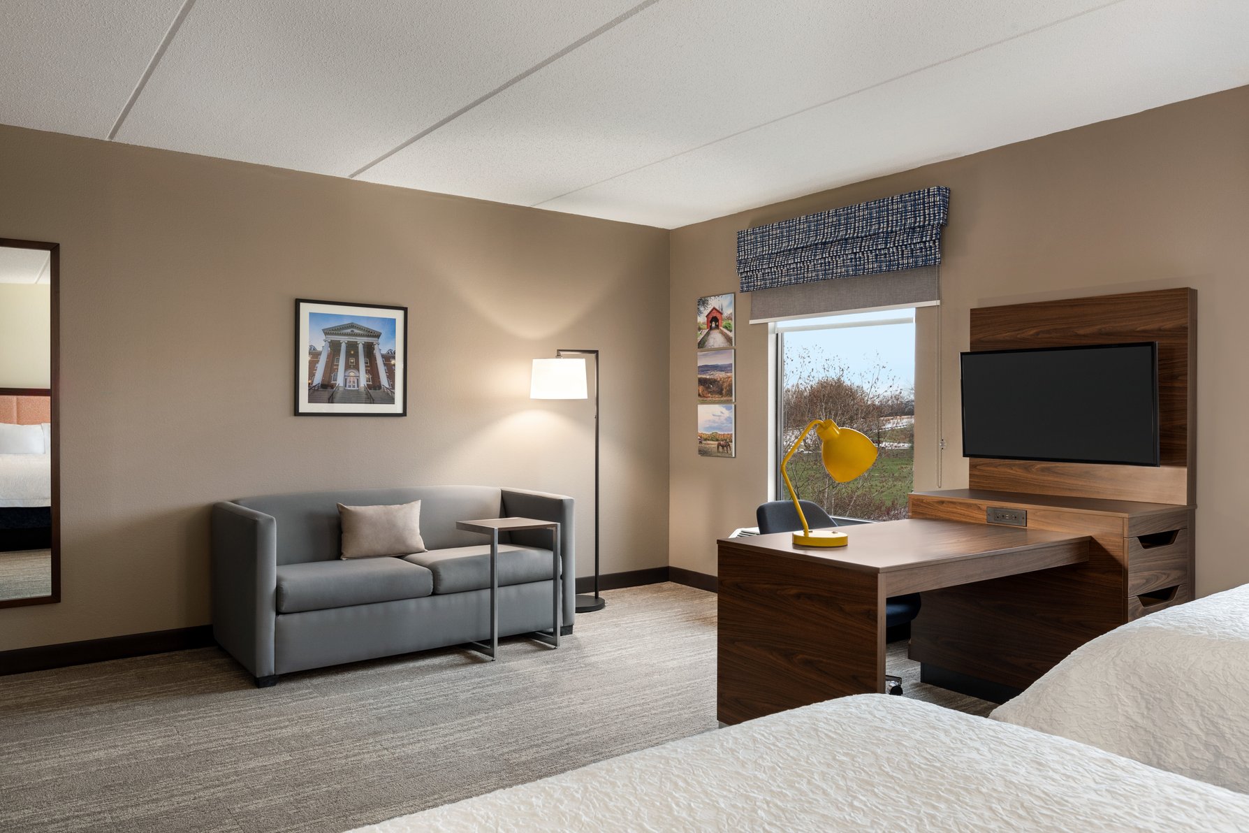 Hampton Inn & Suites Frederick-Fort Detrick Room Type - 2 QNS ACC TUB SUITE NOSMOK