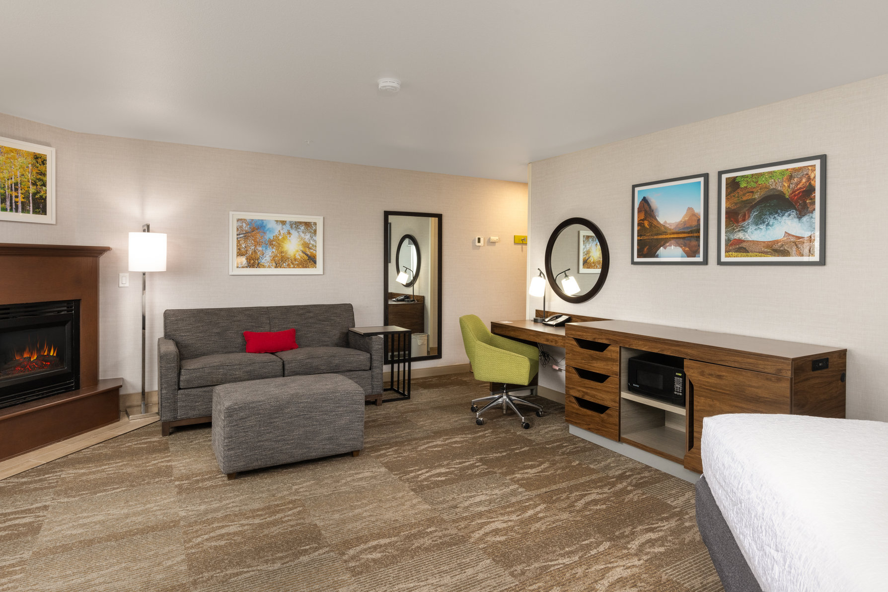 Hampton Inn by Hilton Kalispell Room Type - 1K STDO W FIREPLC NS