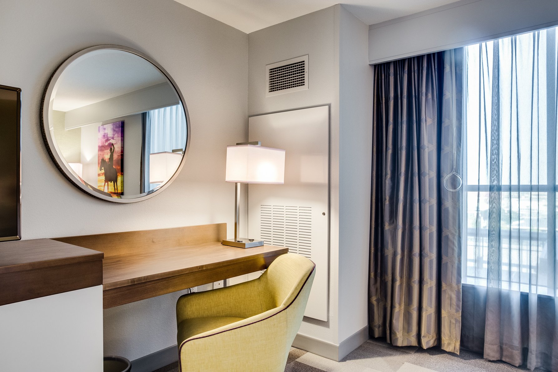 Hampton Inn & Suites by Hilton Fort Worth Downtown Room Type - 1 KN CTYVW ACC TUB STE NS