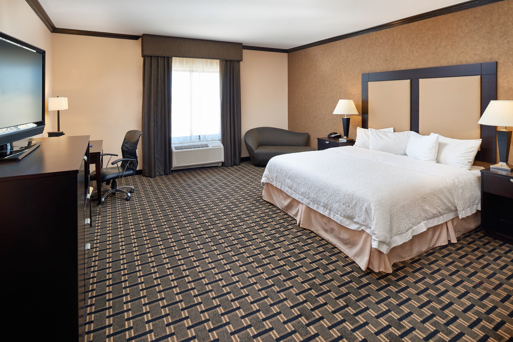 Hampton Inn & Suites by Hilton Longview North Room Type - 1KNG MOB HEAR ACC W TUB NS