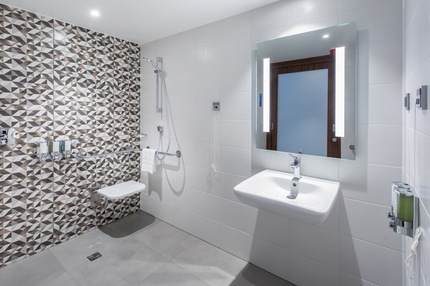 Hampton by Hilton Gdansk Oliwa Room Type - QUEEN ACCESSIBLE ROOM