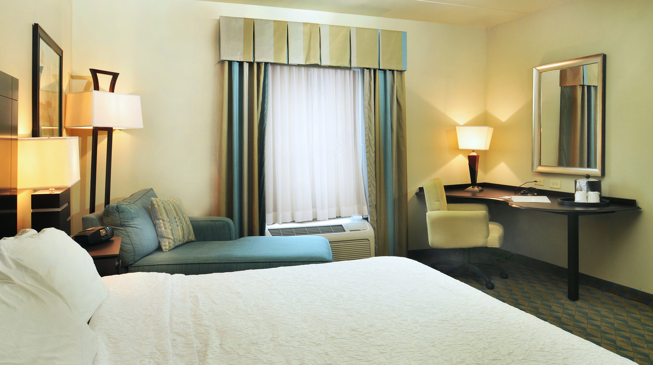 HAMPTON INN GADSDEN-ATTALLA I-59 Room Type - 1KNG MOB HEAR ACC W TUB NS