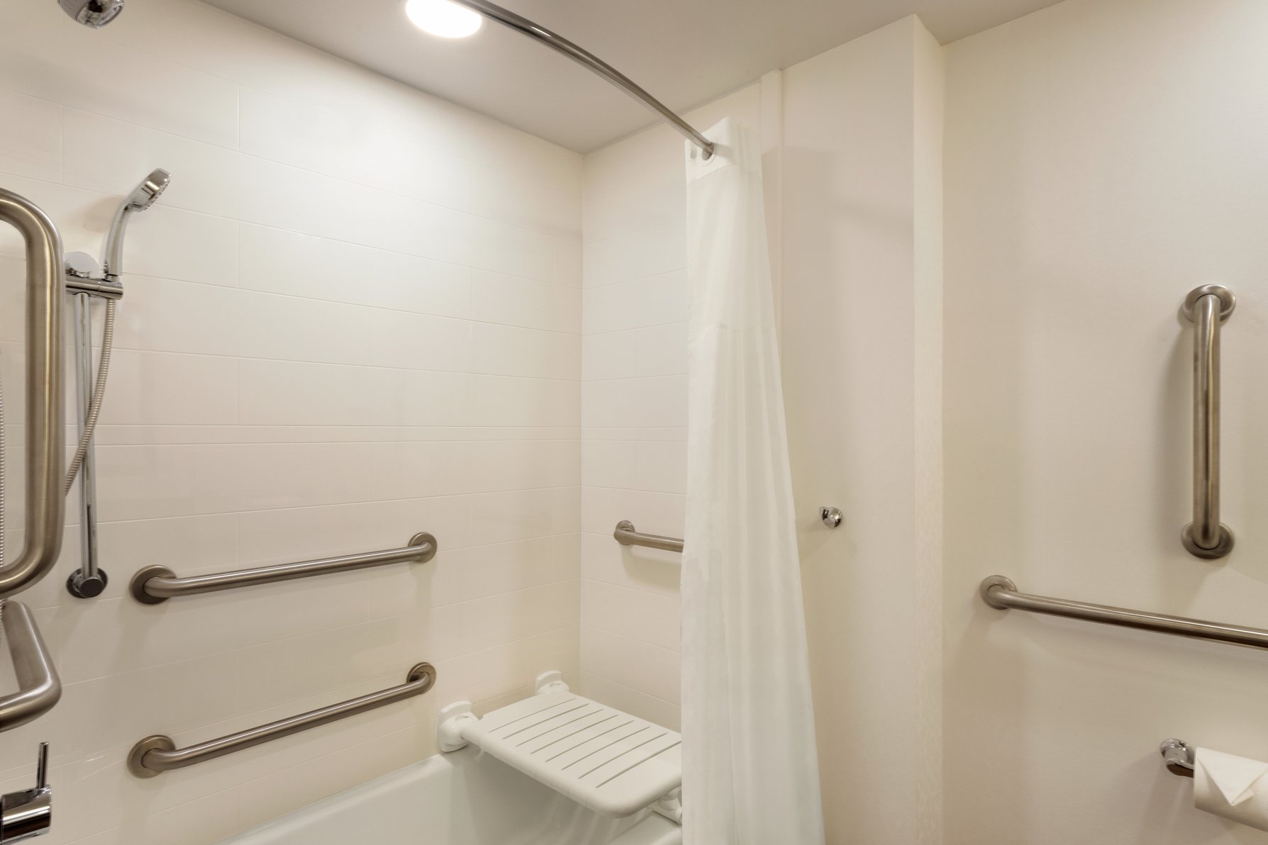 Hampton Inn and Suites Springdale Room Type - 1KG MOB HEA ACC TUB STE NS