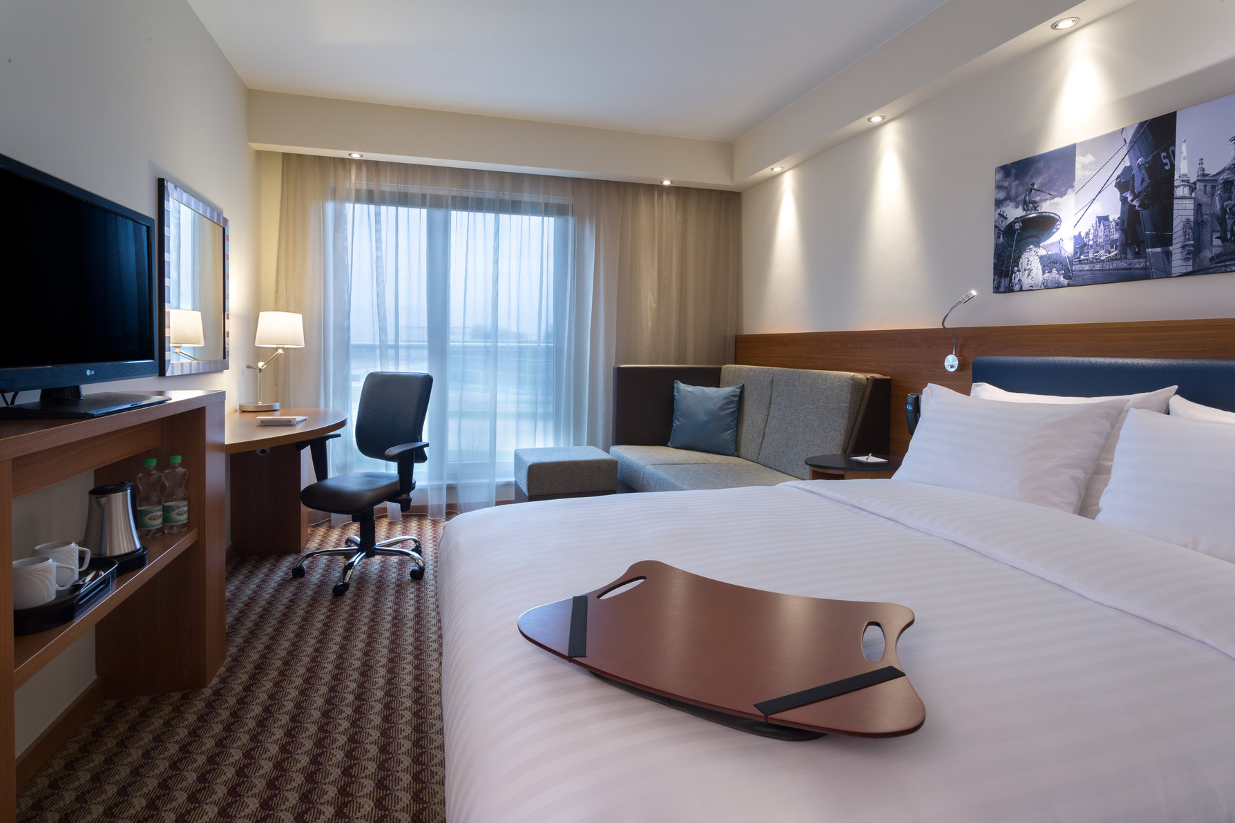 Hampton By Hilton Gdansk Airport Room Type - QUEEN ROOM W  SOFA BED NS