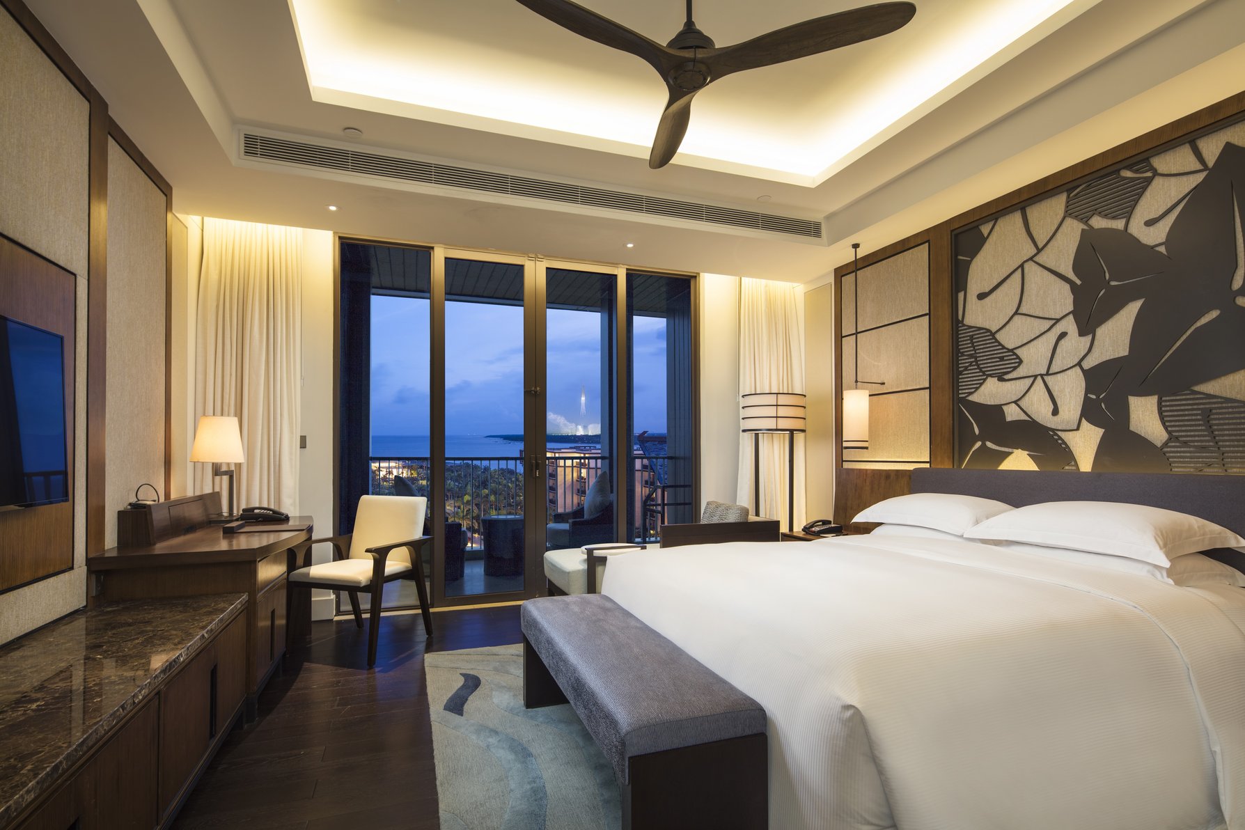Hilton Wenchang Room Type - ONE BR AEROSPACE SEA VW SU
