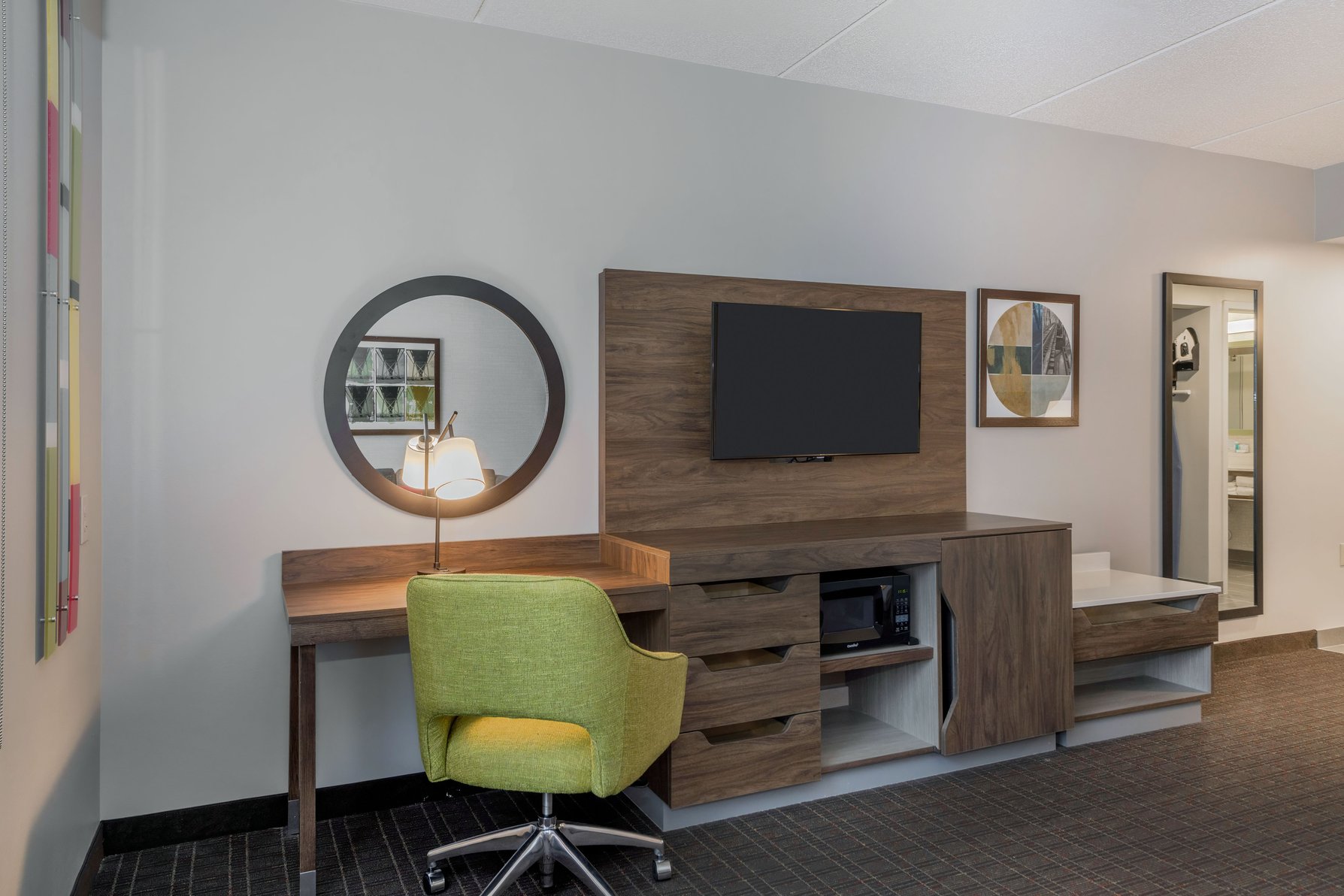 Hampton Inn & Suites by Hilton Burlington, NC Room Type - King Room with King Bed - Non-Smoking