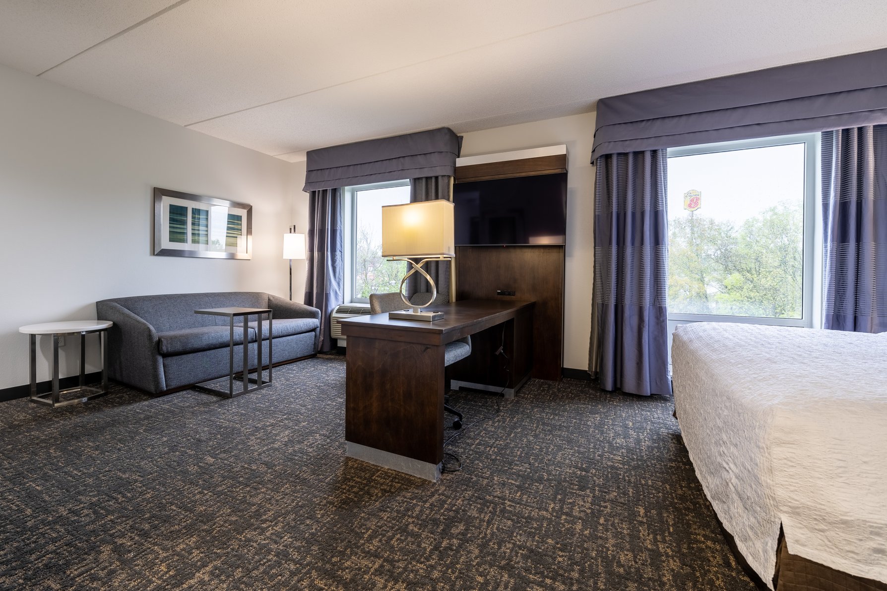 Hampton Inn & Suites by Hilton Greensboro/Coliseum Area Room Type - 1 KNG STUDIO SUITE NOSMOKE