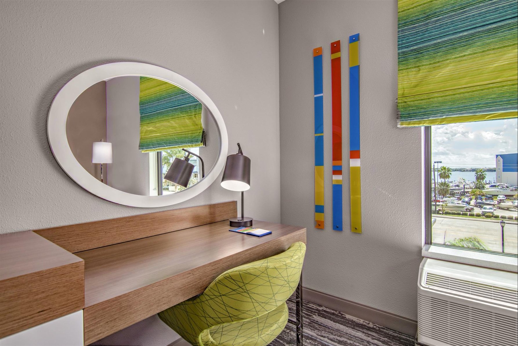 Hampton Inn by Hilton Houston NASA-Johnson Space Center Room Type - 1 KNG ACC ROLLIN SHWR NS
