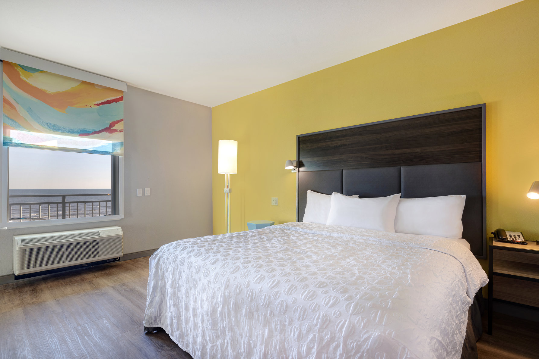Tru by Hilton Galveston Room Type - 1KNG BLCNY OCEANVW ACC RIS