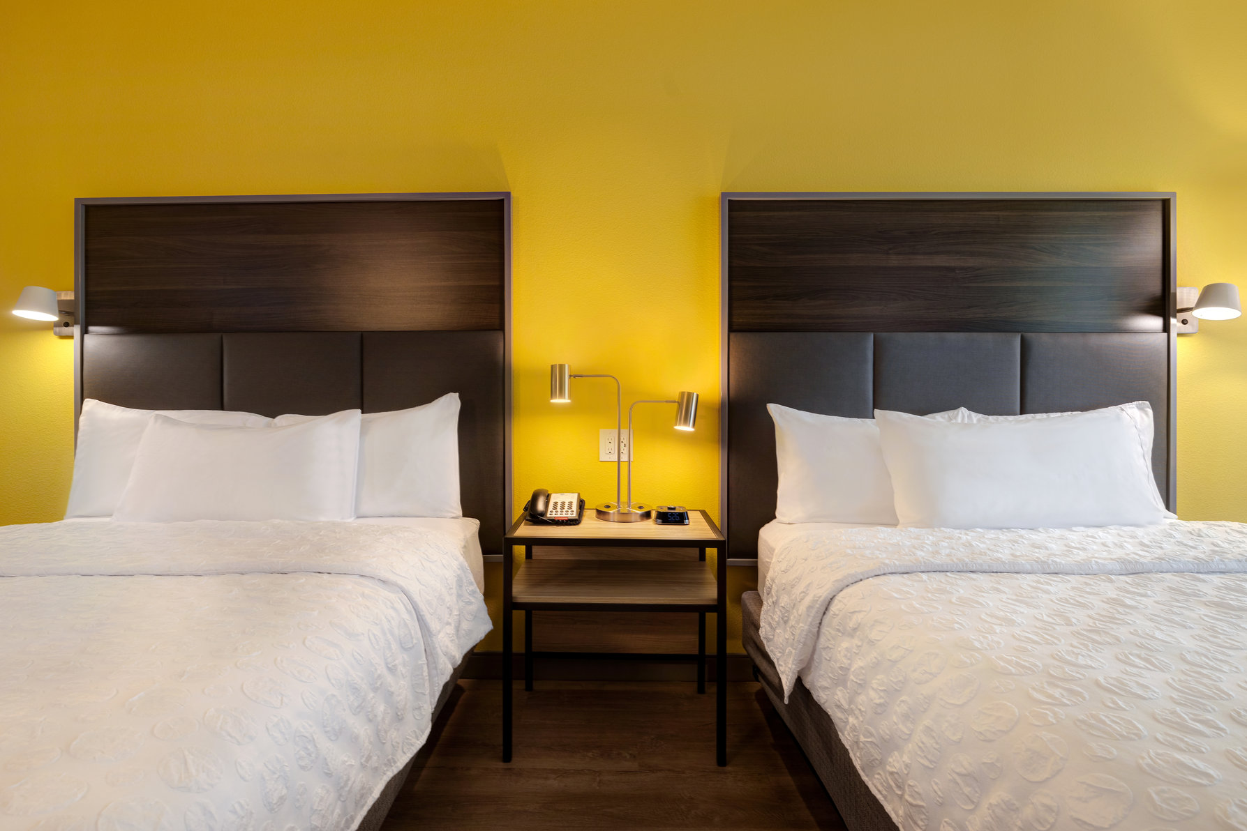 Tru by Hilton Galveston Room Type - 2 QN BLCNY HEAR ACC