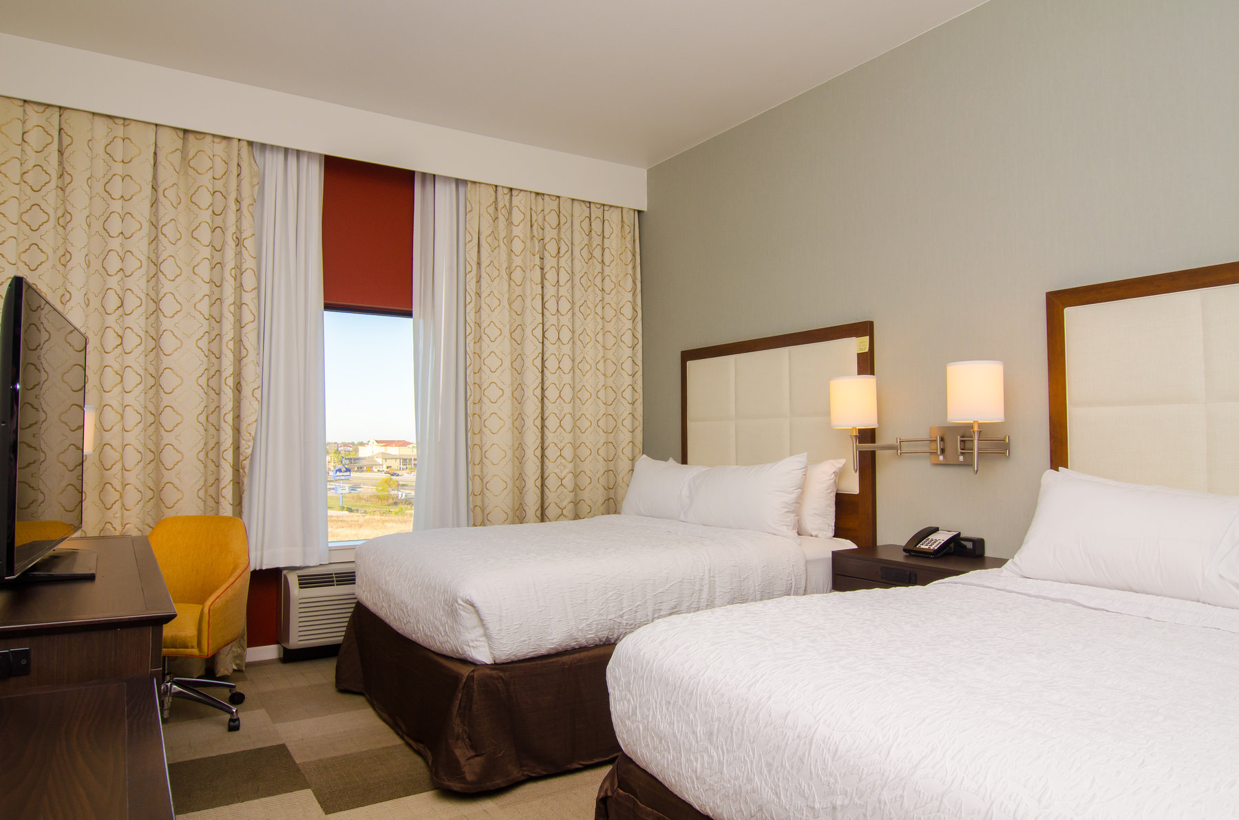 Hampton Inn & Suites Huntsville, TX Room Type - 2 QUEENS NONSMOKING