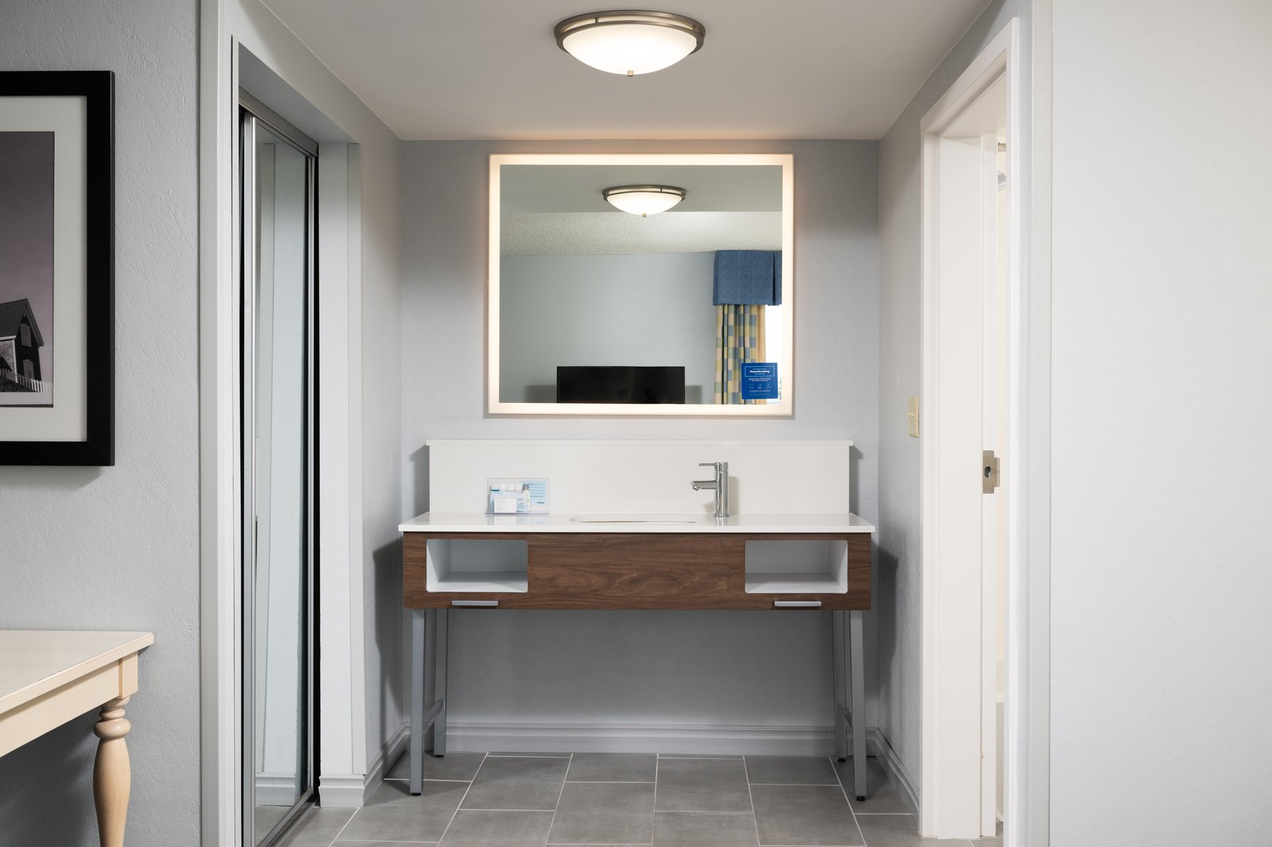 Hampton Inn And Suites Cape Cod West Yarmouth Room Type - 1KN HEARING ACC STUDIO NS