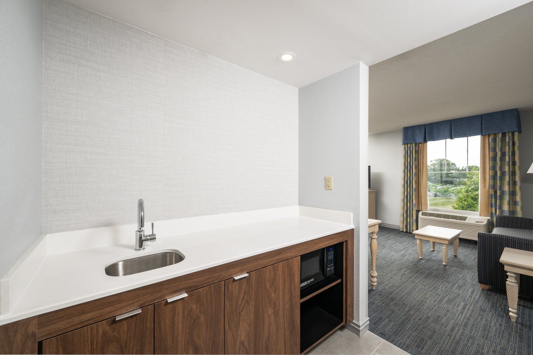 Hampton Inn And Suites Cape Cod West Yarmouth Room Type - 1 KING STUDIO SUITE NOSMOK