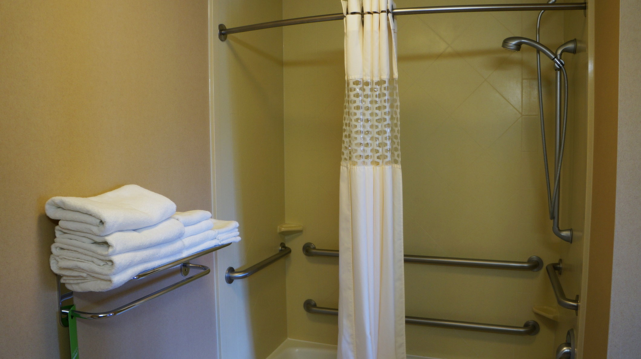 Hampton Inn & Suites by Hilton Kingman Room Type - 1 KNG ACCESSIBLE TUB NS