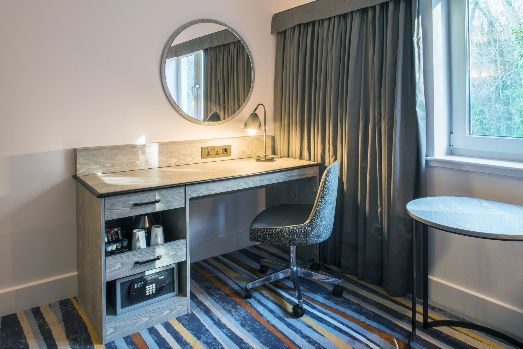 DoubleTree by Hilton Hotel Bristol South - Cadbury House Room Type - KING DELUXE ROOM