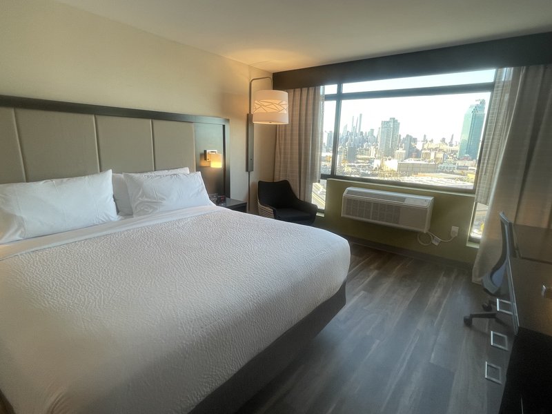 1 King Standard NYC Skyline View