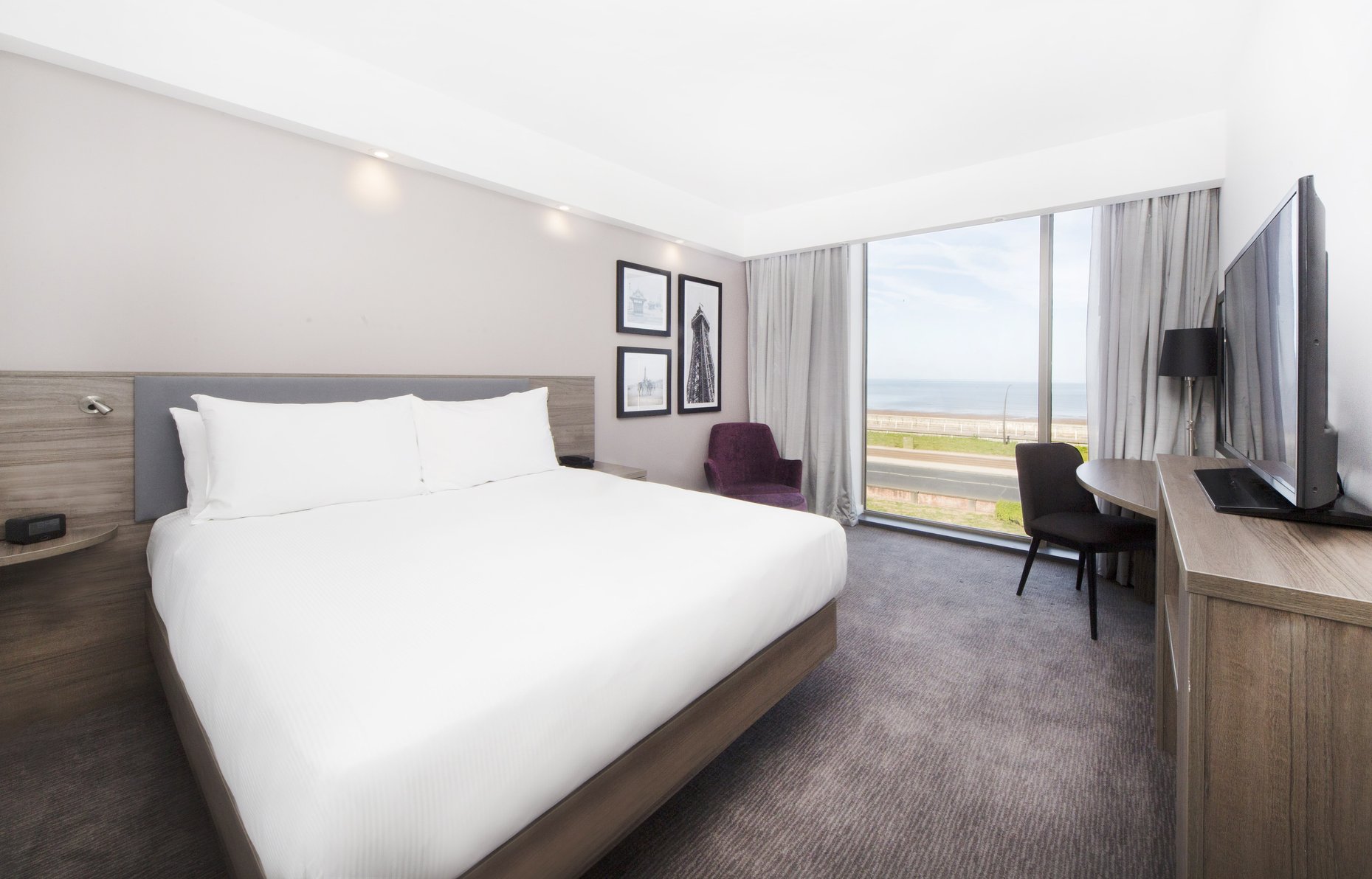 Hampton by Hilton Blackpool Room Type - QUEEN ROOM NS