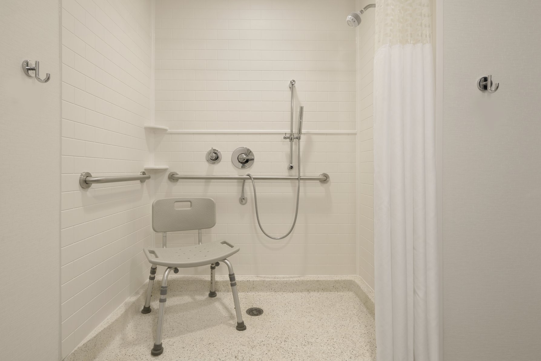 Hampton Inn by Hilton Reading/Wyomissing Room Type - 1 QUEEN MOB HEAR ACC TUB