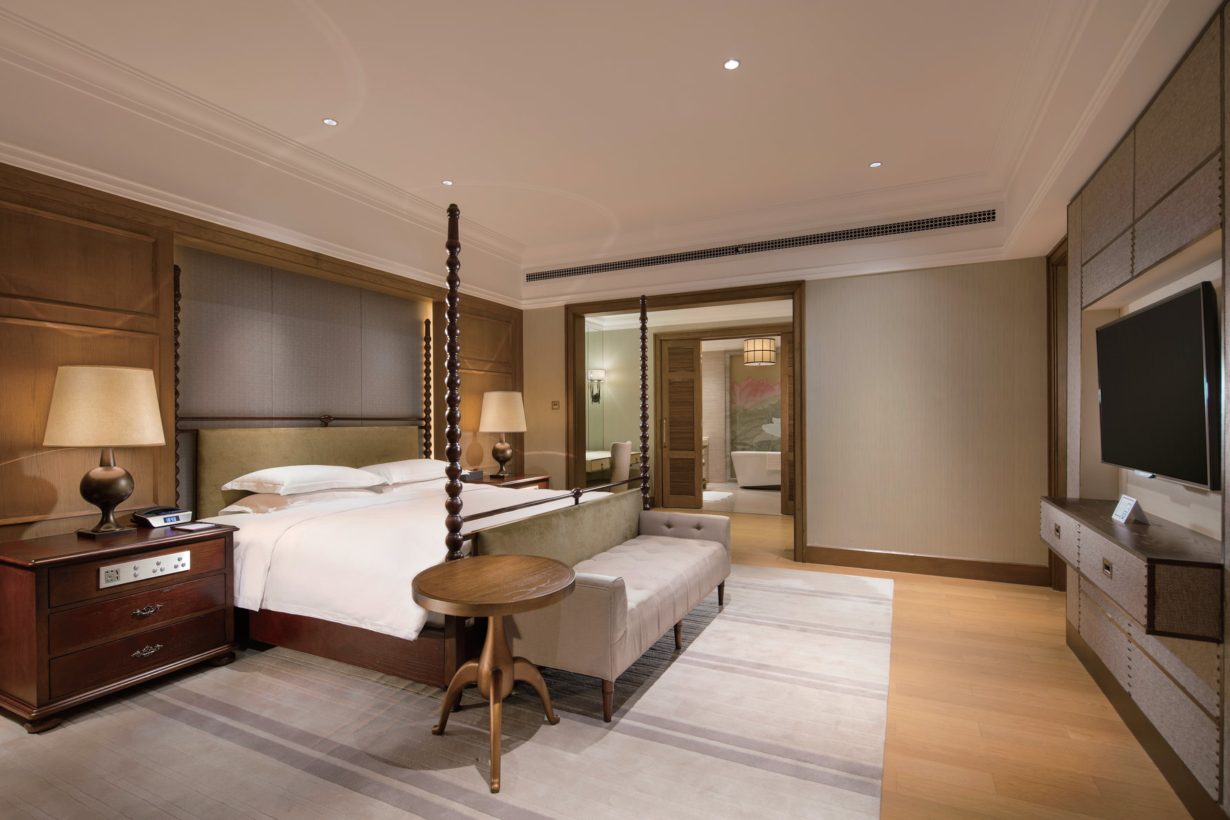 Hilton Wenan Room Type - KING 1 BEDROOM DLX SUITE