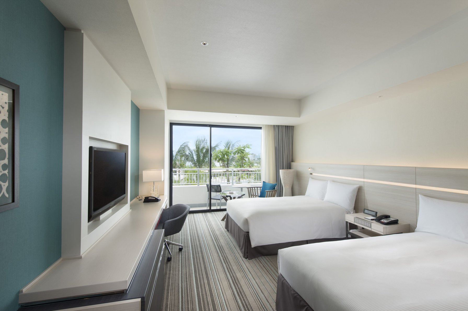 HILTON OKINAWA CHATAN RESORT Room Type - TWIN GUEST ROOM - BALCONY