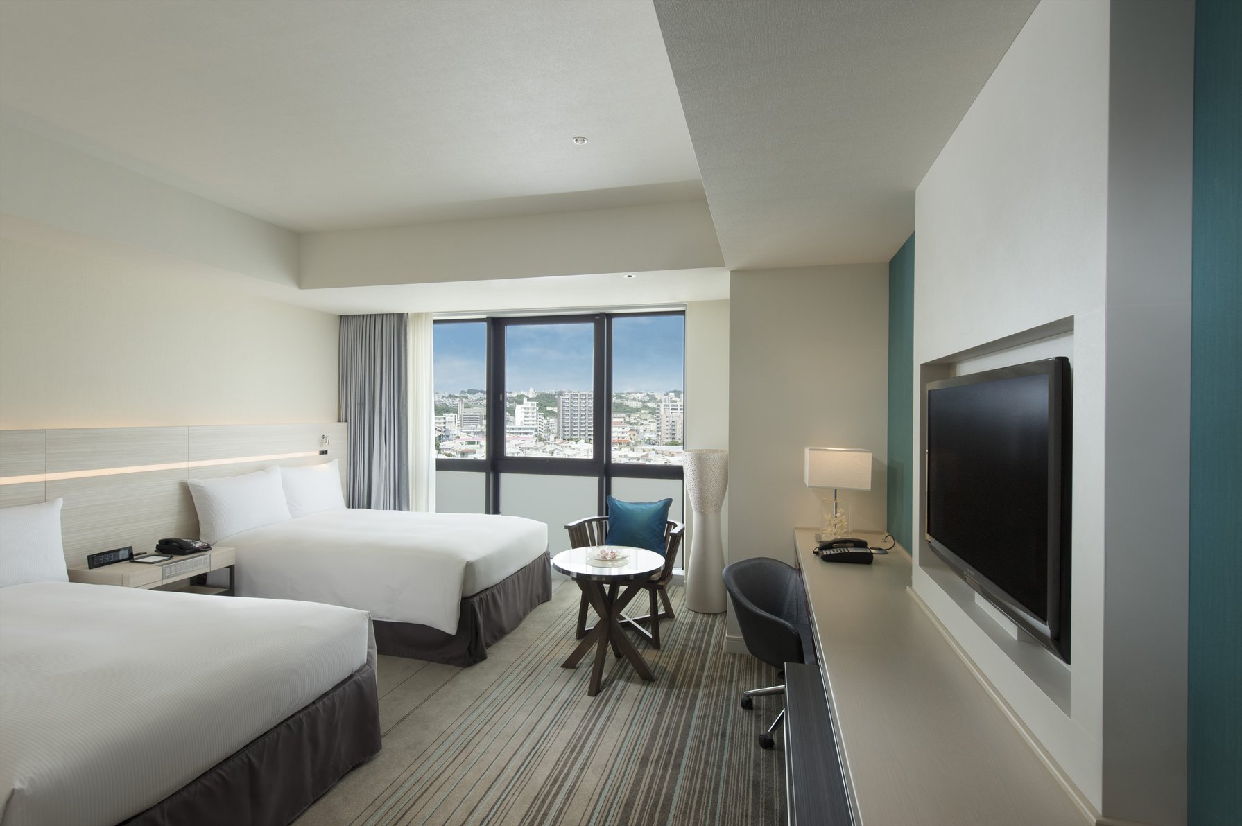 HILTON OKINAWA CHATAN RESORT Room Type - TWIN ROOM W  CITY VIEW