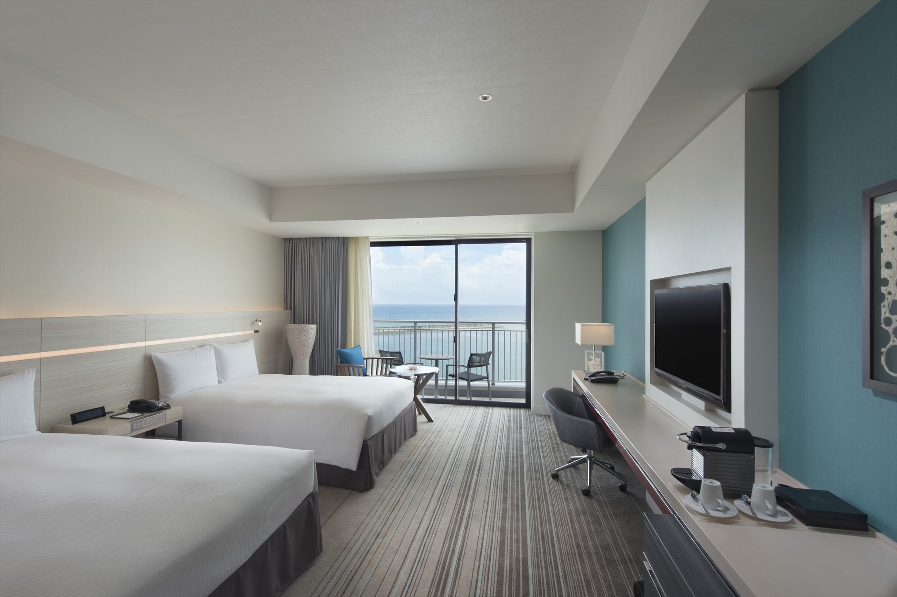 HILTON OKINAWA CHATAN RESORT Room Type - TWIN EXECUTIVE -OCEAN VIEW