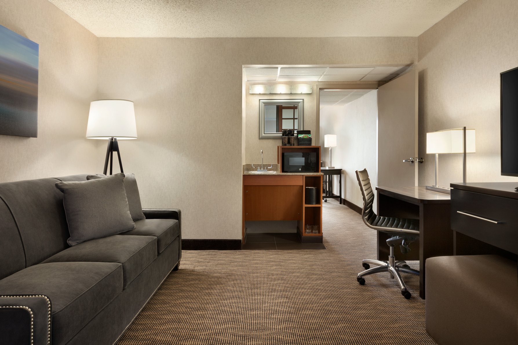 Embassy Suites Oklahoma City Will Rogers Airport Room Type - 1KG STE ACC RI SHWR NO SMK