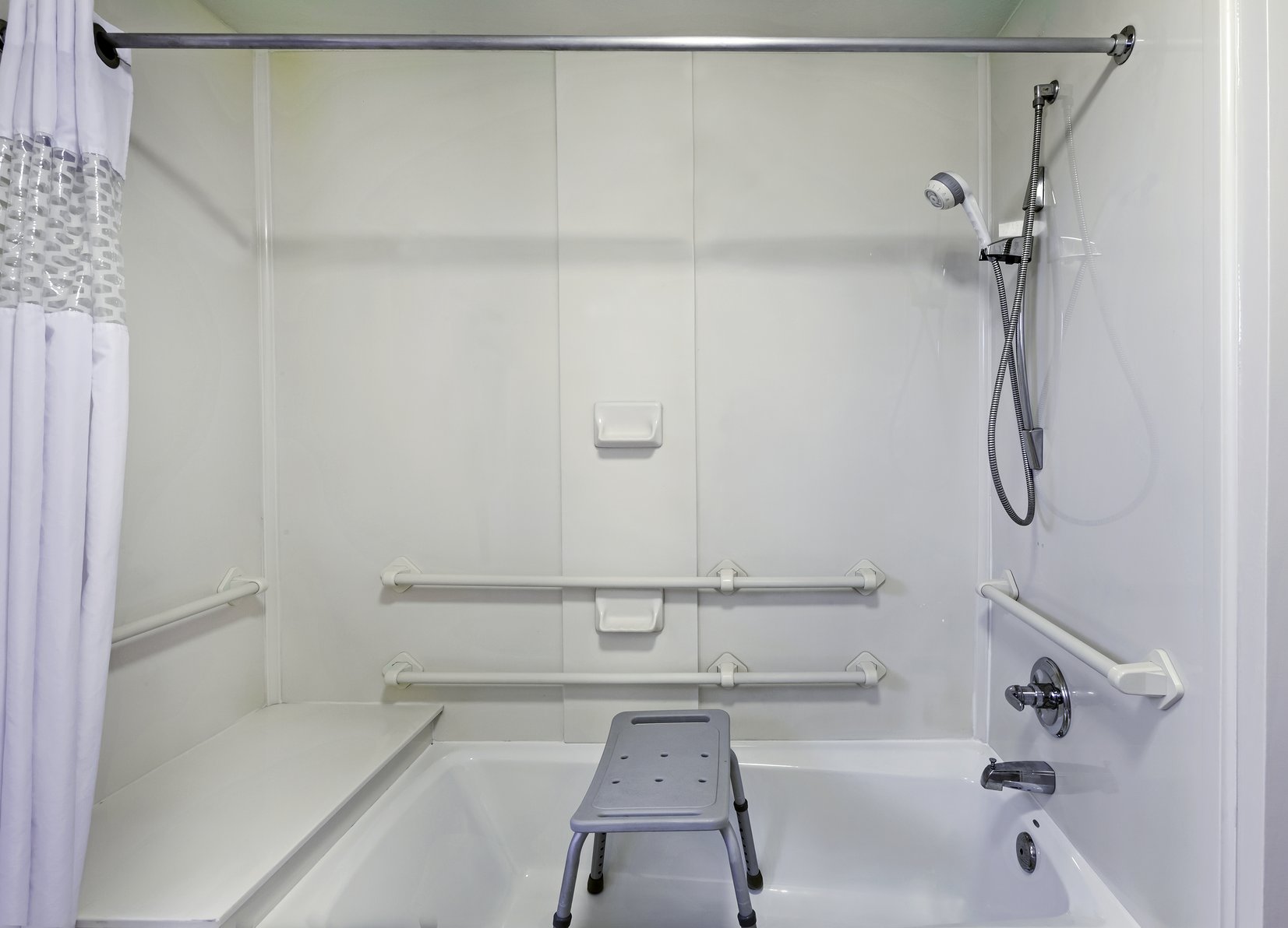 Hampton Inn Oklahoma City Northwest Room Type - 1 QN MOB HEAR ACC TUB NS