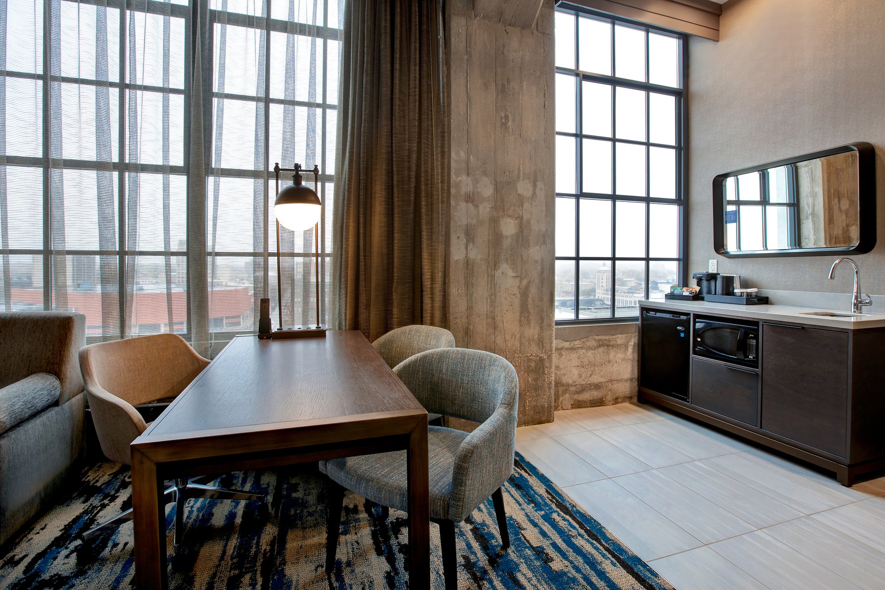 Embassy Suites by Hilton Rockford Riverfront Room Type - 2 QUEENS 2RM CORNER SUITE