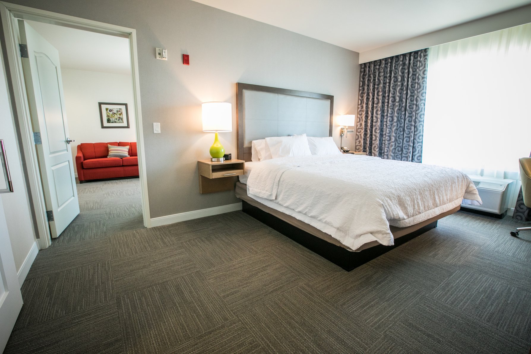 Hampton Inn & Suites by Hilton Tempe/Phoenix Airport Room Type - 1KNG STE W MICRO FRIDGE NS