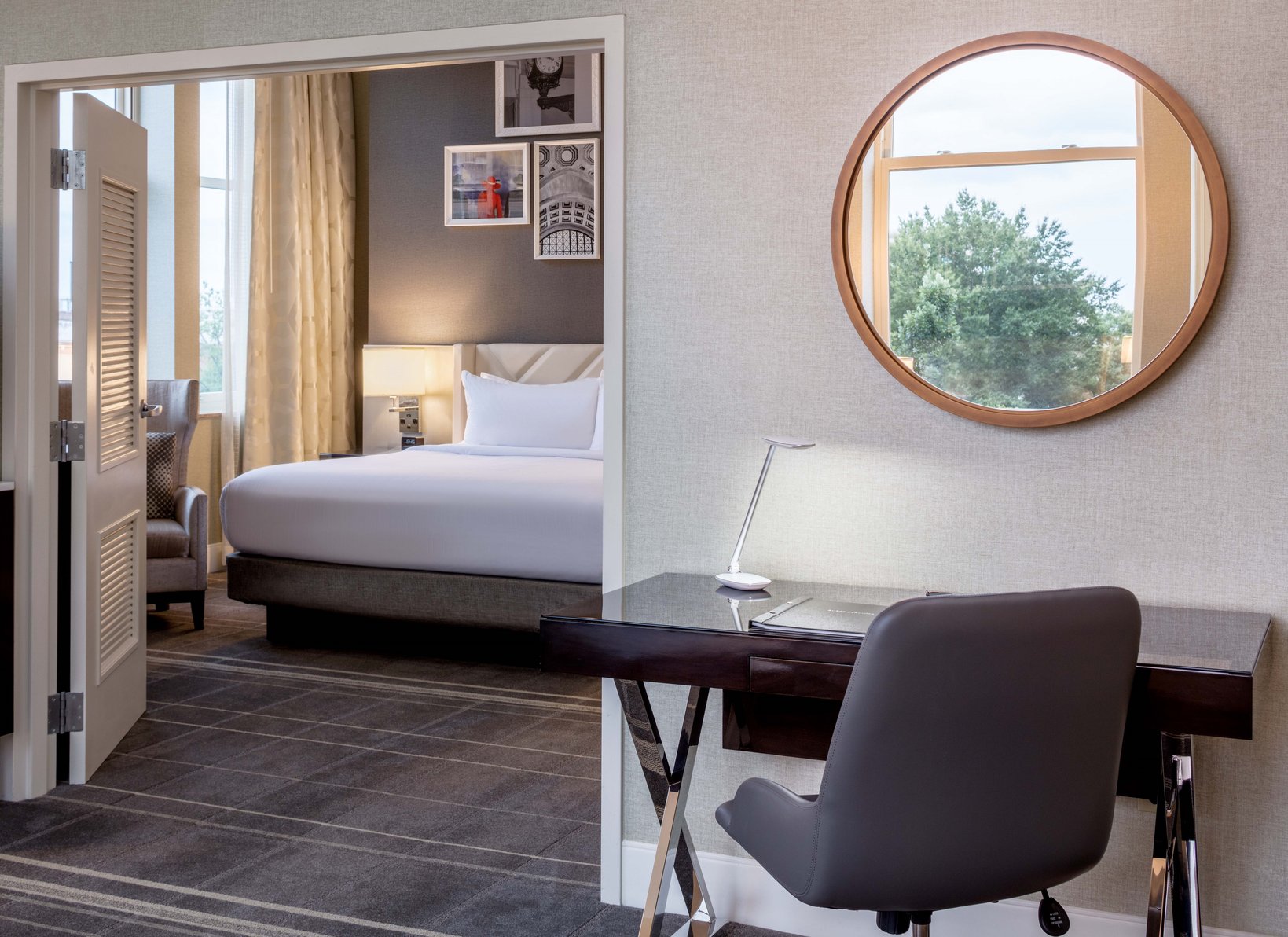 Hilton Richmond Downtown Room Type - 1KNG 1BDRM STE ACC RI SHWR