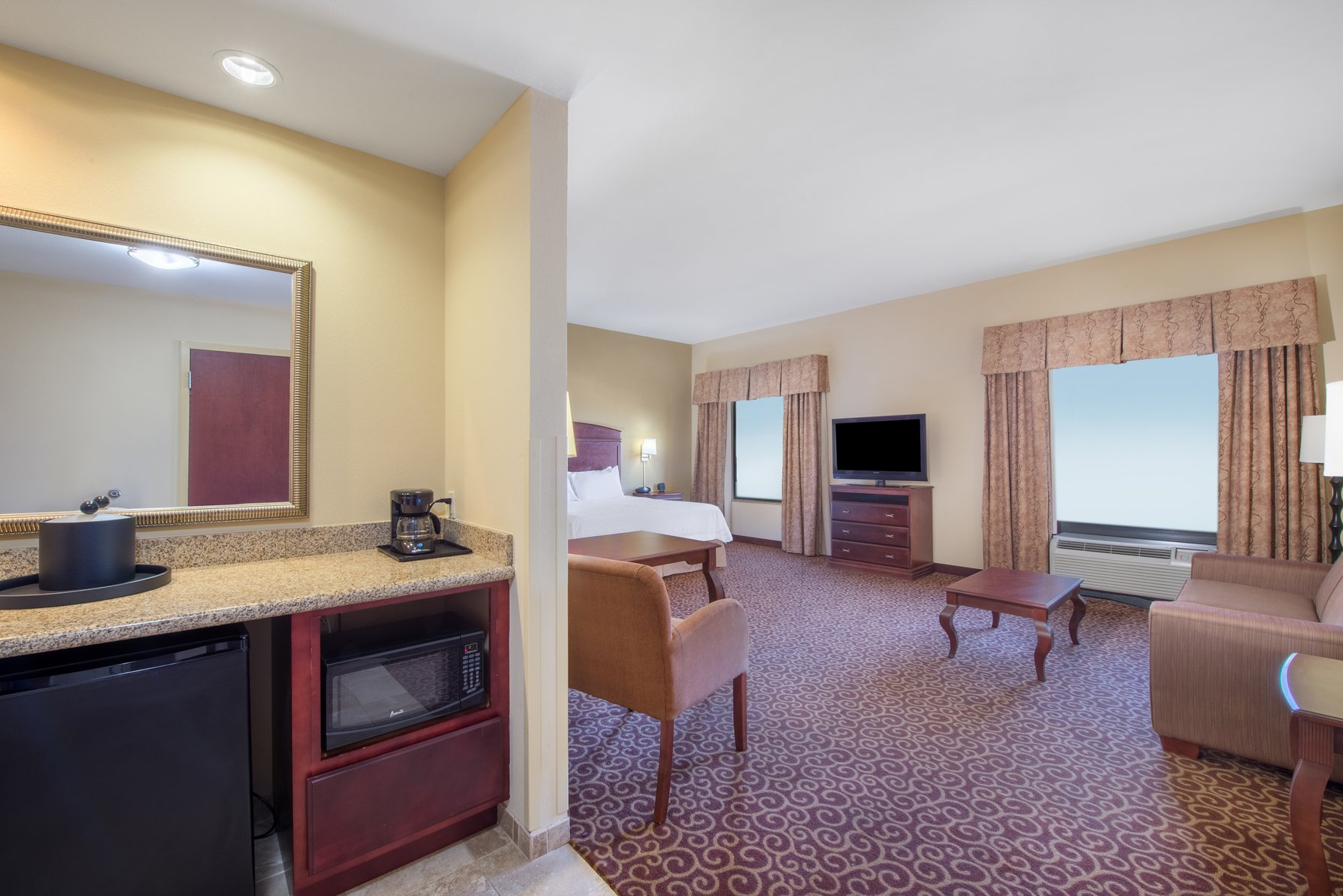 Hampton Inn & Suites Oklahoma City South Room Type - 1K MOB HR ACC 3X3SH STU NS