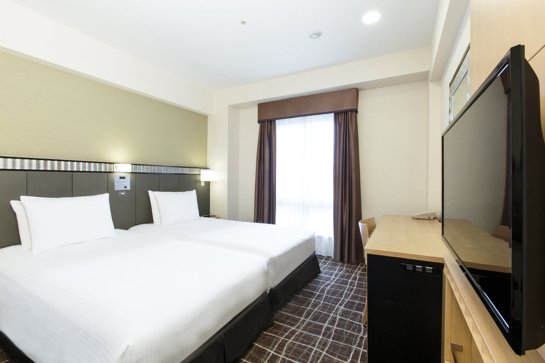 DoubleTree by Hilton Hotel Naha Room Type - TWIN 2 BEDS GUESTROOM