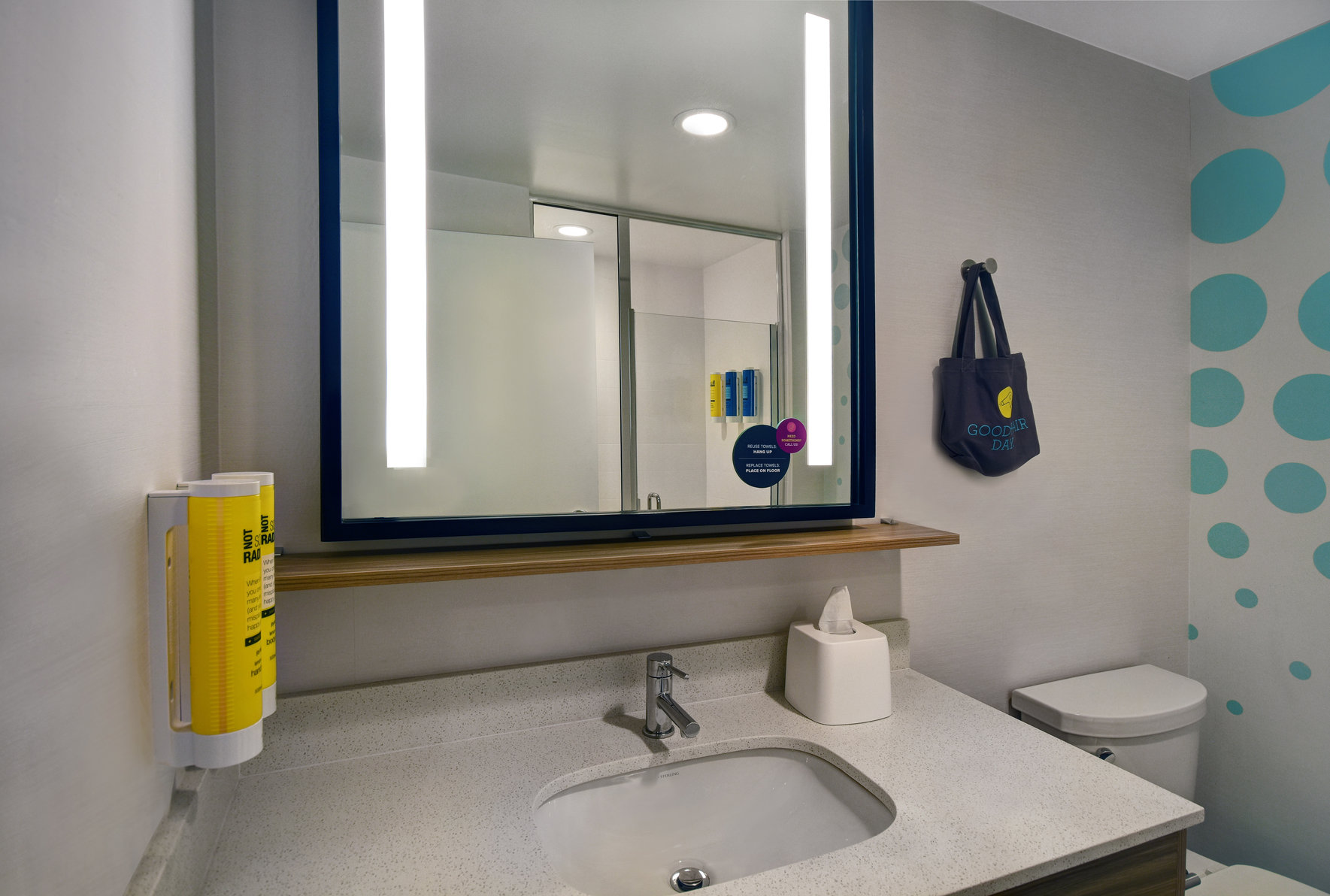 Tru by Hilton Burlington Room Type - 2 QN HEARING ACCESSIBLE