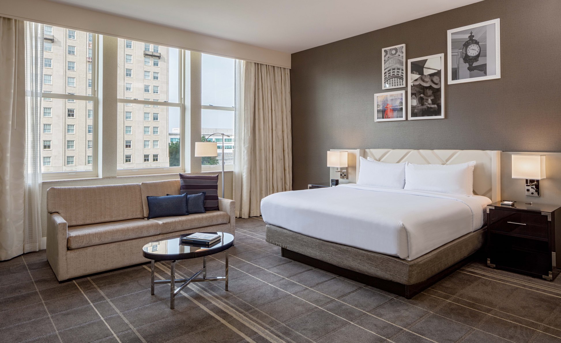 Hilton Richmond Downtown Room Type - 1 KING DLX ACC W  RI SHWR