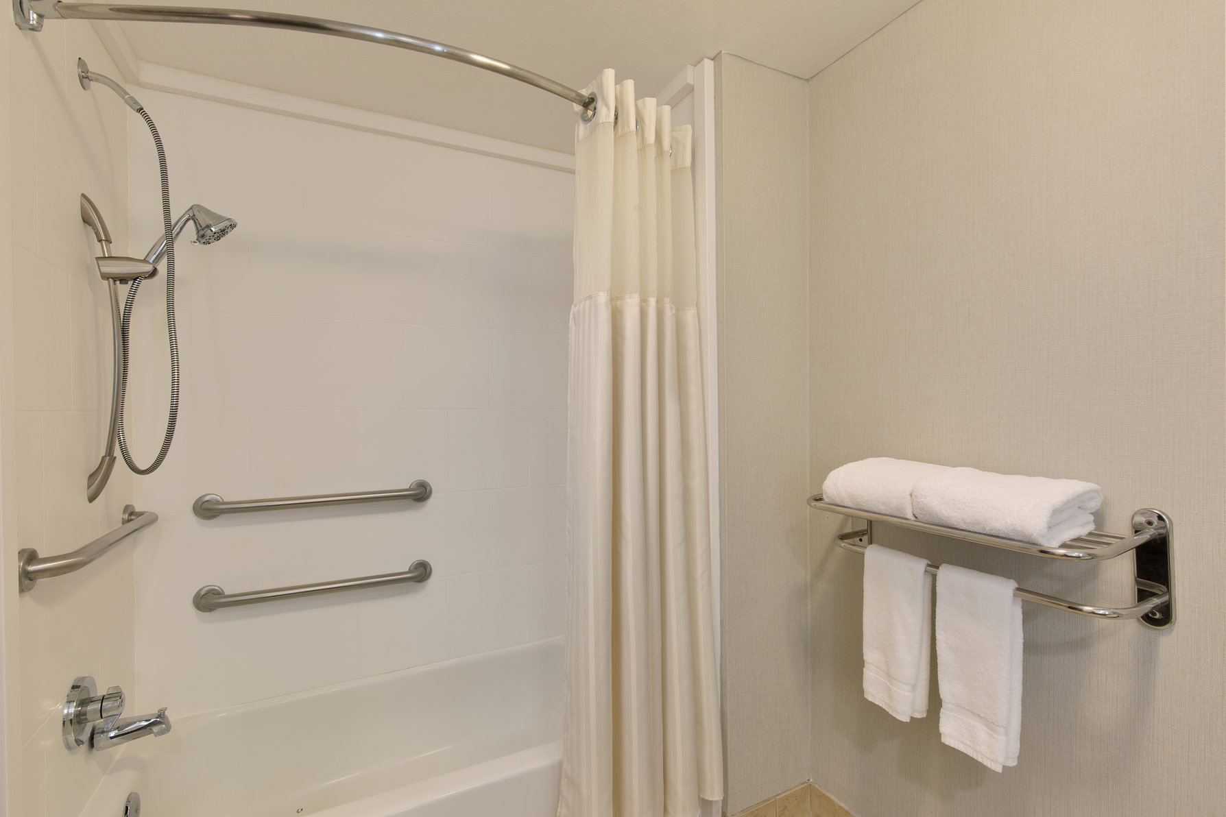 Homewood Suites by Hilton Lubbock Room Type - 1KG ACC BATHTUB SUITE NSMK